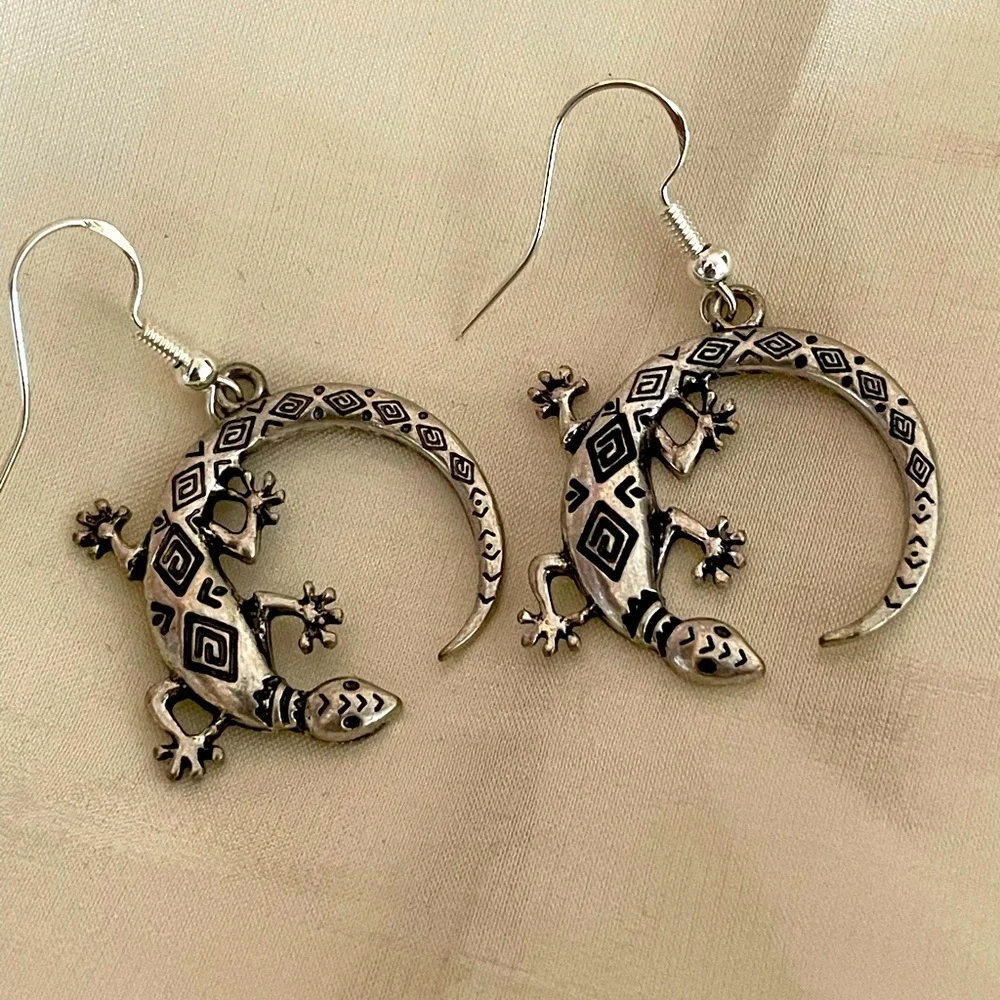 Lizard Earrings - Picture 4 of 4